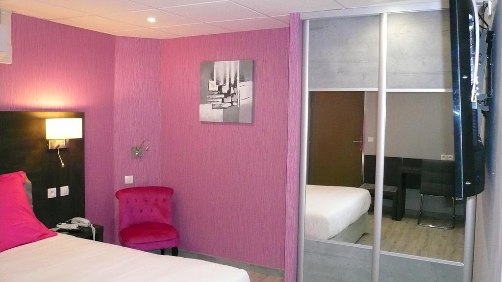 Hotel L'Europeen Tarbes Bagian luar foto